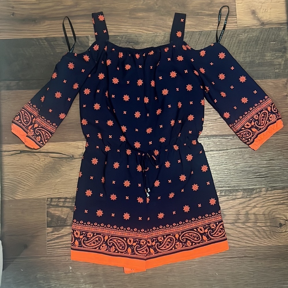 Romper - Picture 2 of 5